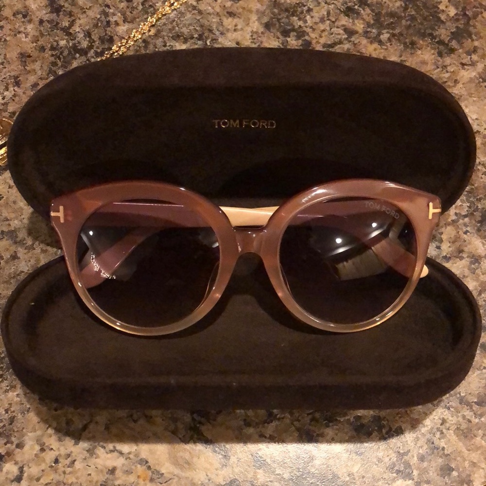 Gorgeous brand new Tom Ford sunglasses!